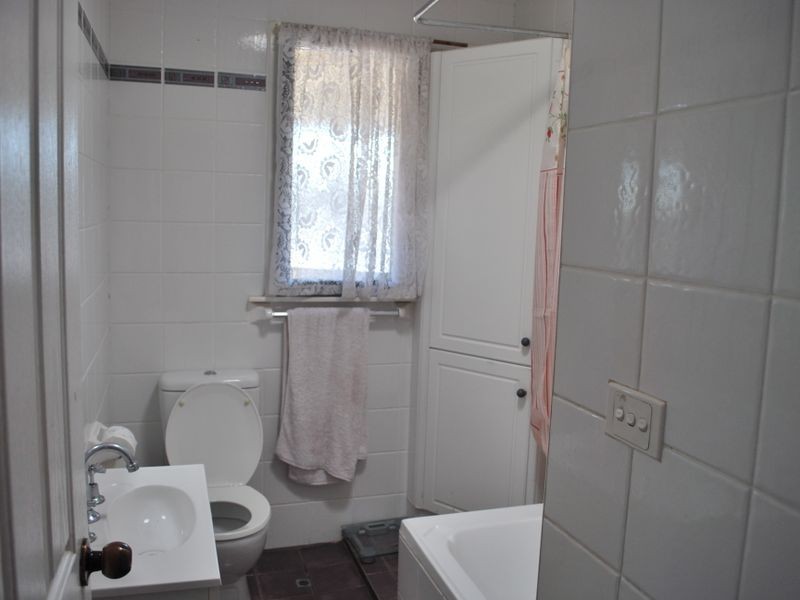 12 Gilba Road, Koonawarra NSW 2530