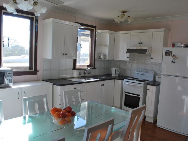 12 Gilba Road, Koonawarra NSW 2530