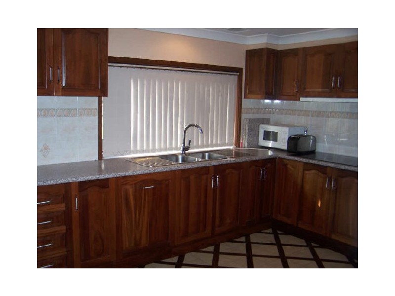 14 Bruce Street, Unanderra NSW 2526