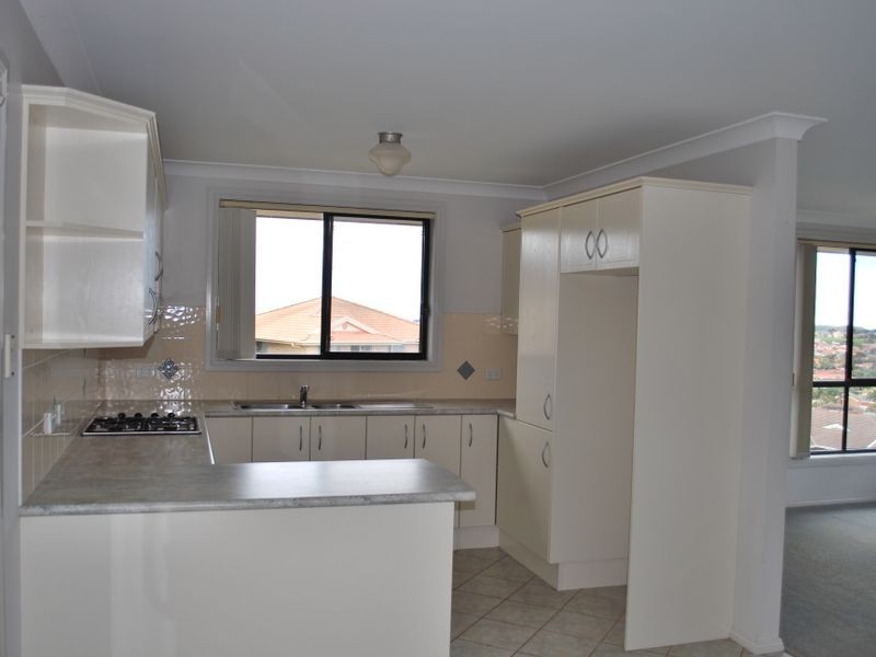 3/2 Yarle Crescent, Flinders NSW 2529