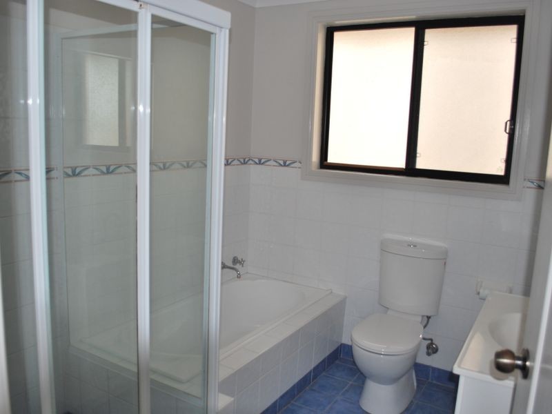 3/2 Yarle Crescent, Flinders NSW 2529