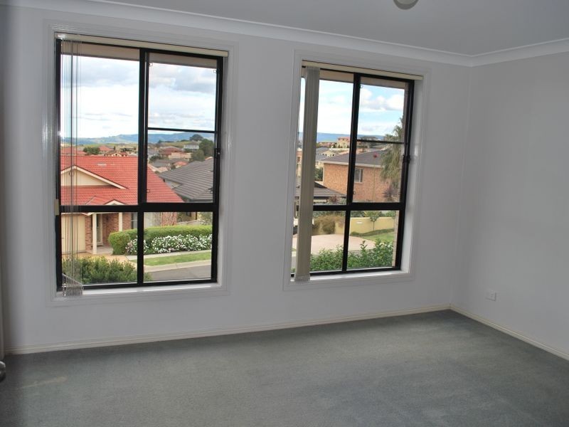 3/2 Yarle Crescent, Flinders NSW 2529