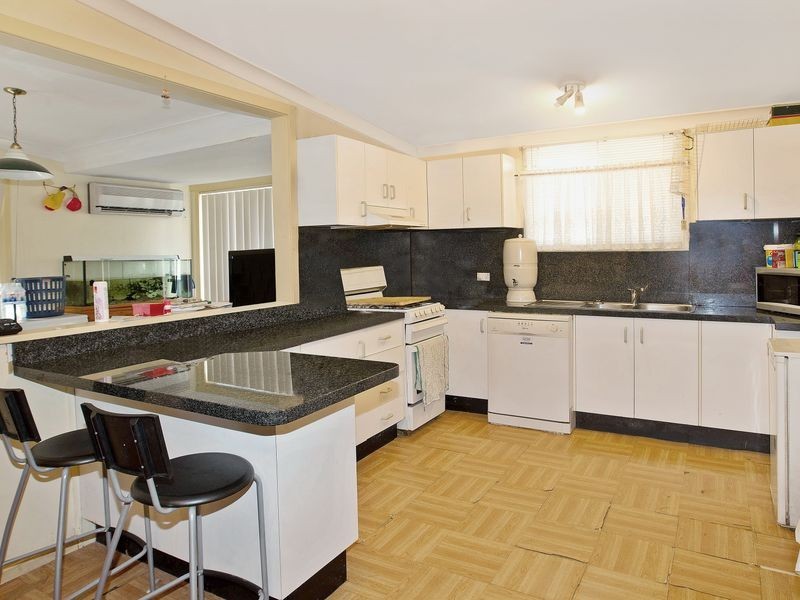 54 Parkside Drive, Dapto NSW 2530