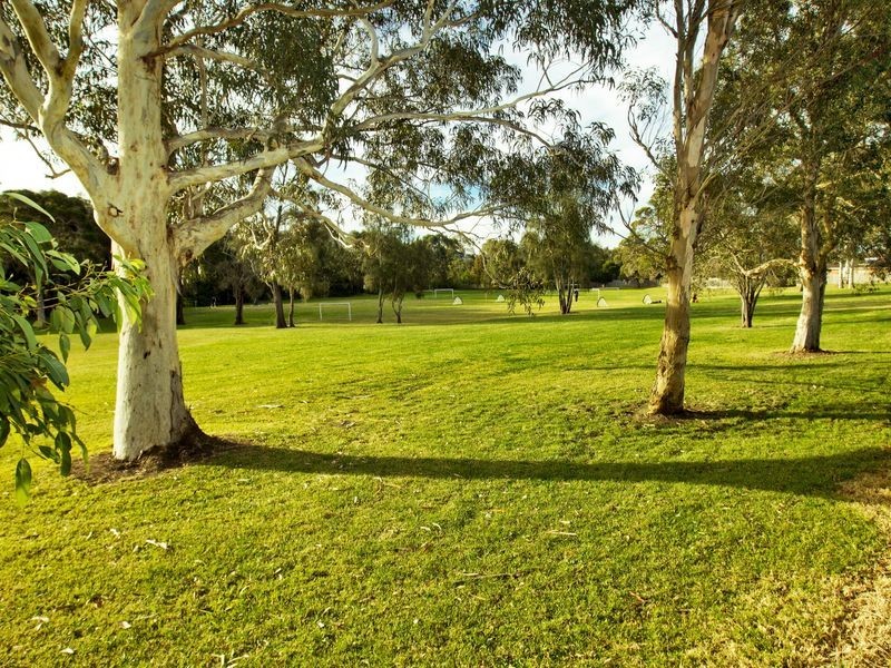 54 Parkside Drive, Dapto NSW 2530