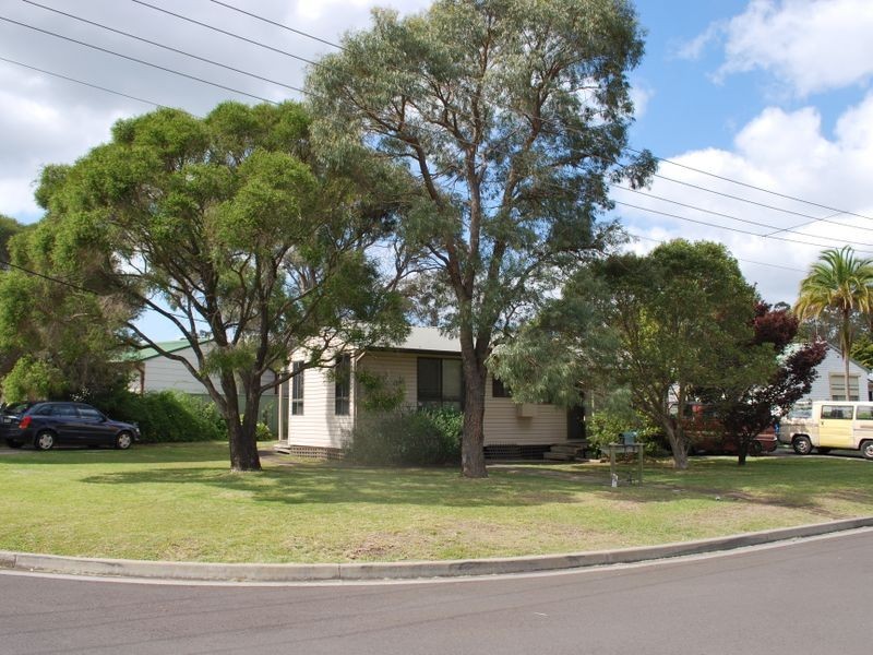 27 Barellan Avenue, Dapto NSW 2530