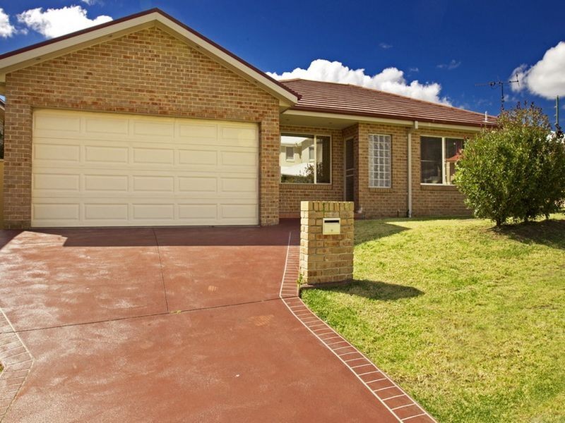 2 Macalister Terrace, Albion Park NSW 2527