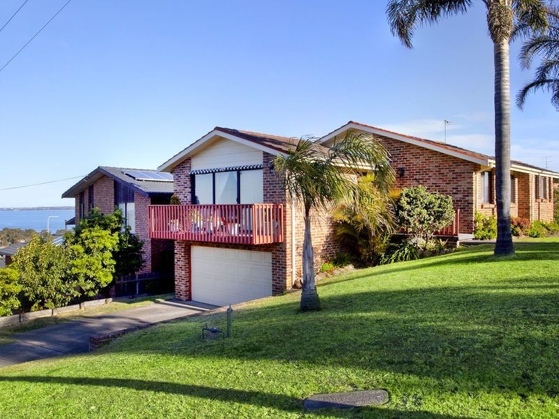 126 Tait Avenue, Kanahooka NSW 2530