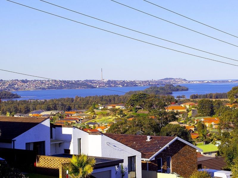 126 Tait Avenue, Kanahooka NSW 2530