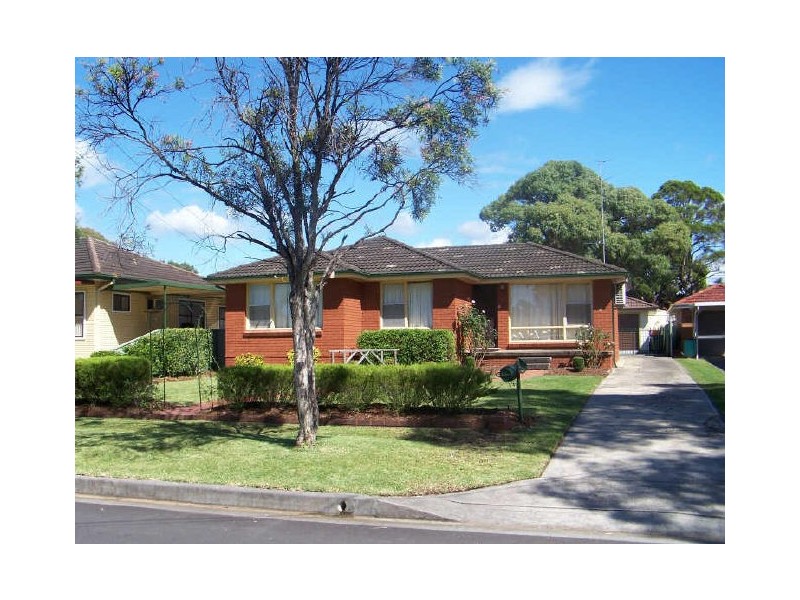 4 Toronto Avenue, Dapto NSW 2530