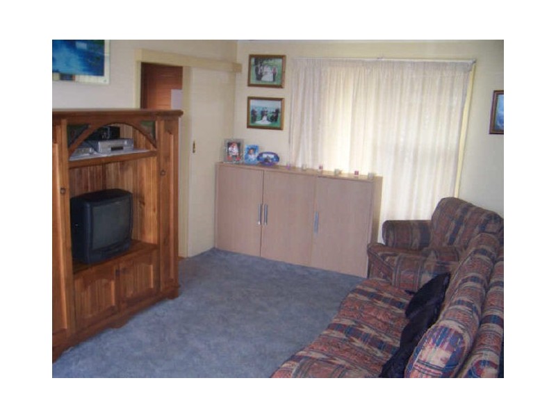 4 Toronto Avenue, Dapto NSW 2530