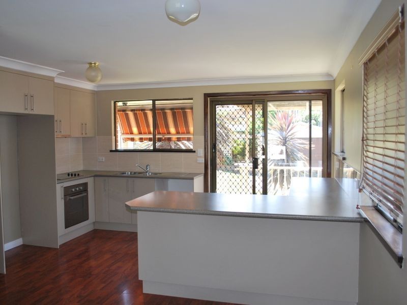 44 Simpson Parade, Albion Park NSW 2527
