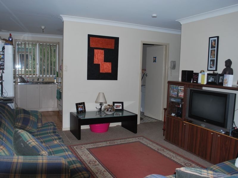 1 & 2/9 Rosewood Street, Albion Park Rail NSW 2527