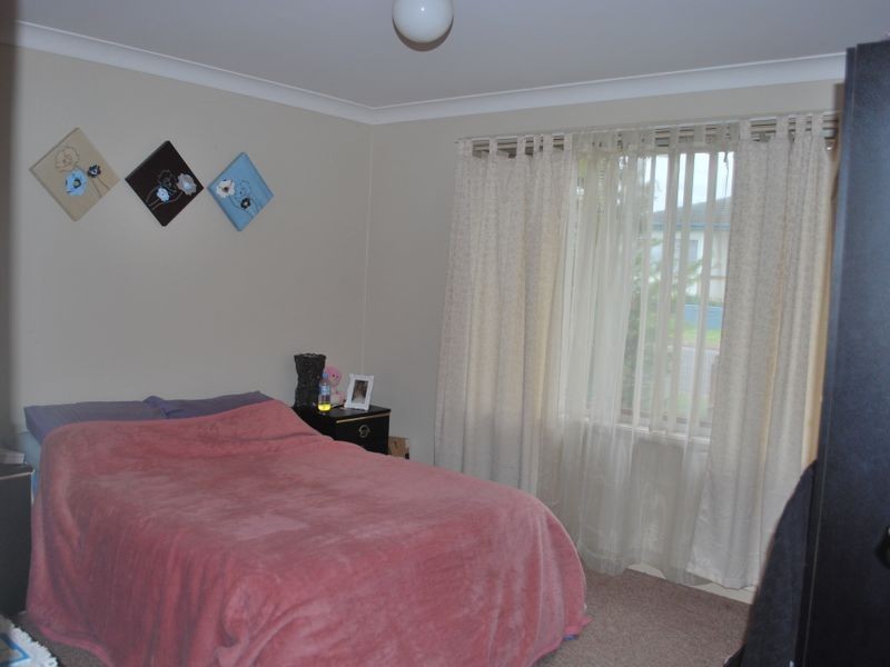 1 & 2/9 Rosewood Street, Albion Park Rail NSW 2527