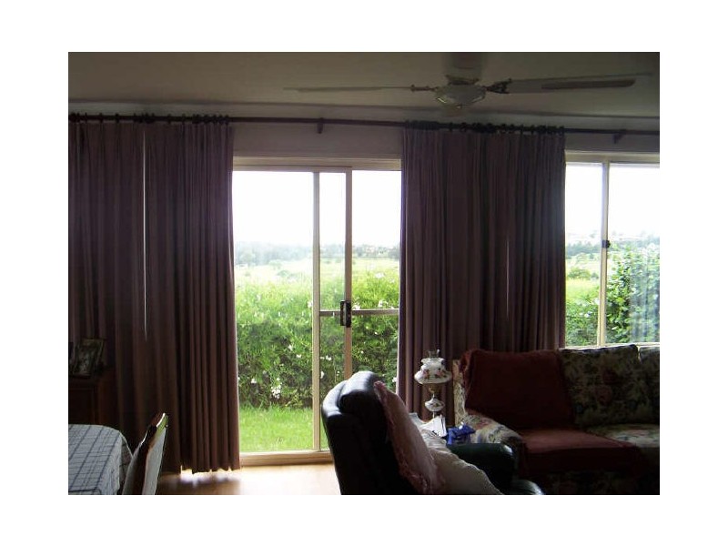 54 Sanderson Road, Kanahooka NSW 2530