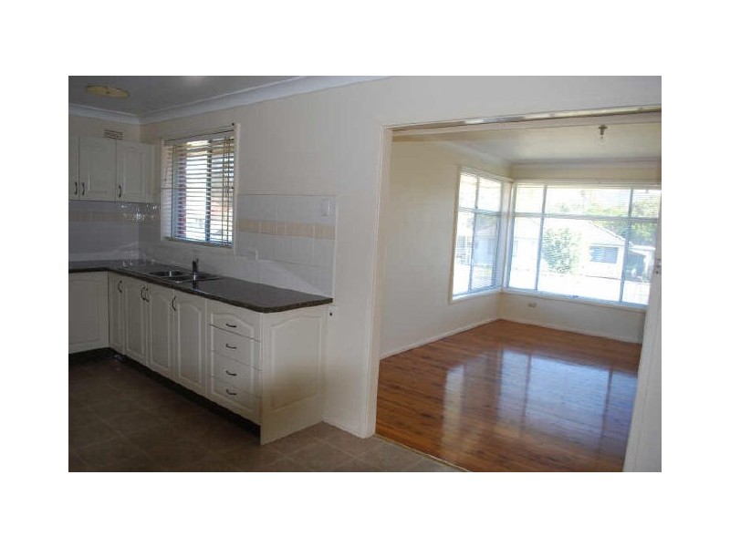15 Beltana Avenue, Dapto NSW 2530