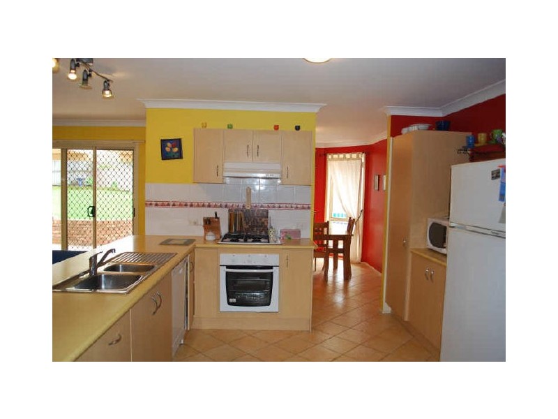 18 Glengarry Way, Horsley NSW 2530