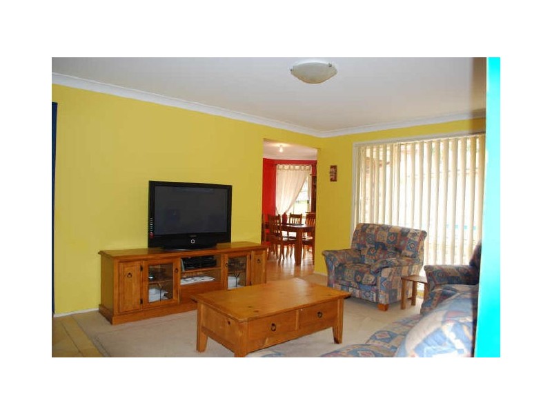 18 Glengarry Way, Horsley NSW 2530