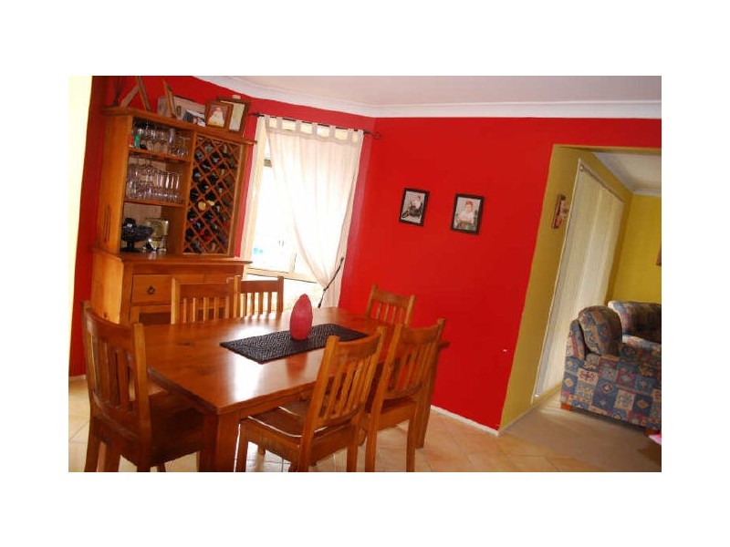 18 Glengarry Way, Horsley NSW 2530