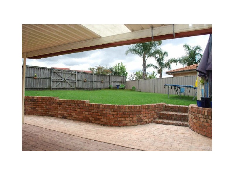 18 Glengarry Way, Horsley NSW 2530