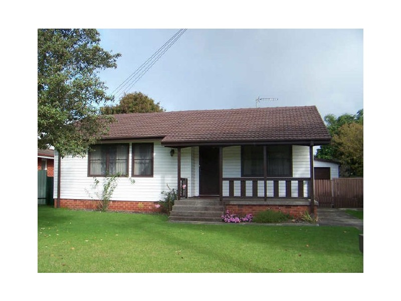 11 Johnston Street, Warilla NSW 2528