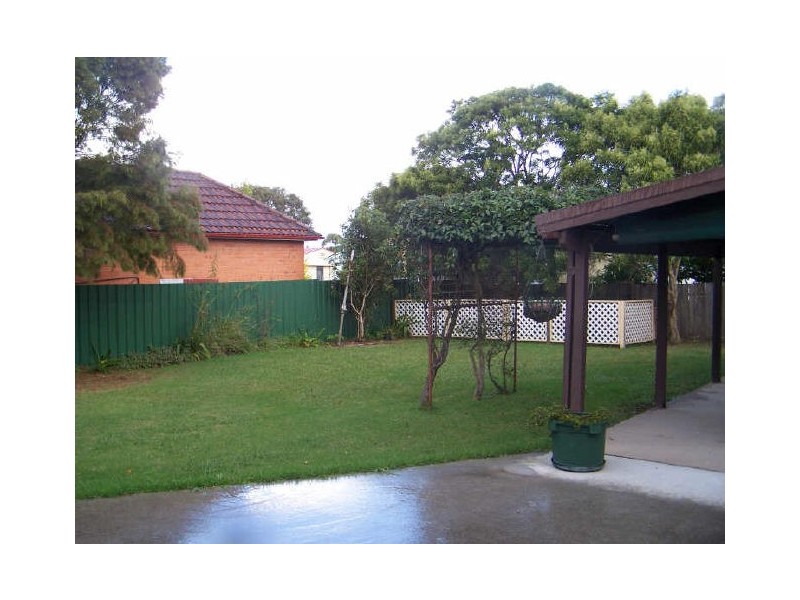 11 Johnston Street, Warilla NSW 2528