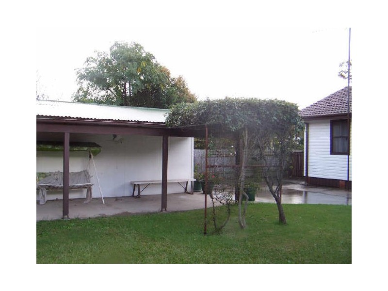 11 Johnston Street, Warilla NSW 2528