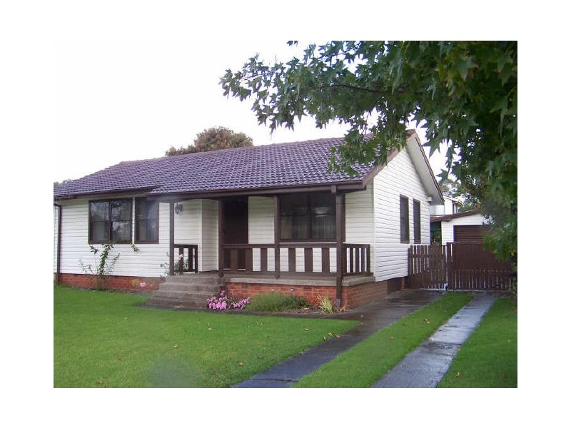 11 Johnston Street, Warilla NSW 2528