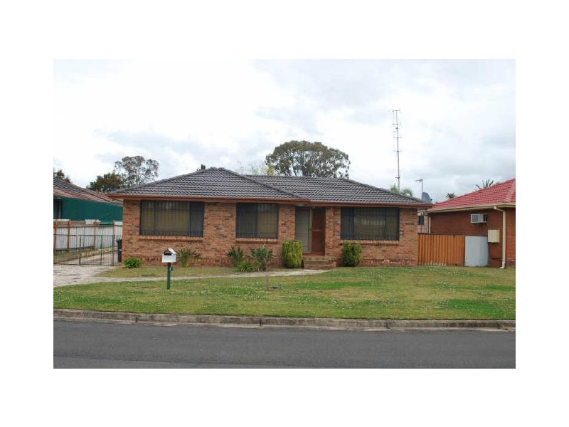 15 Parkdale Avenue, Horsley NSW 2530