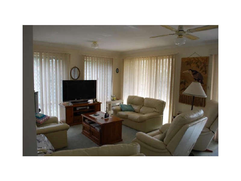 2 Ashmore Crescent, Kanahooka NSW 2530