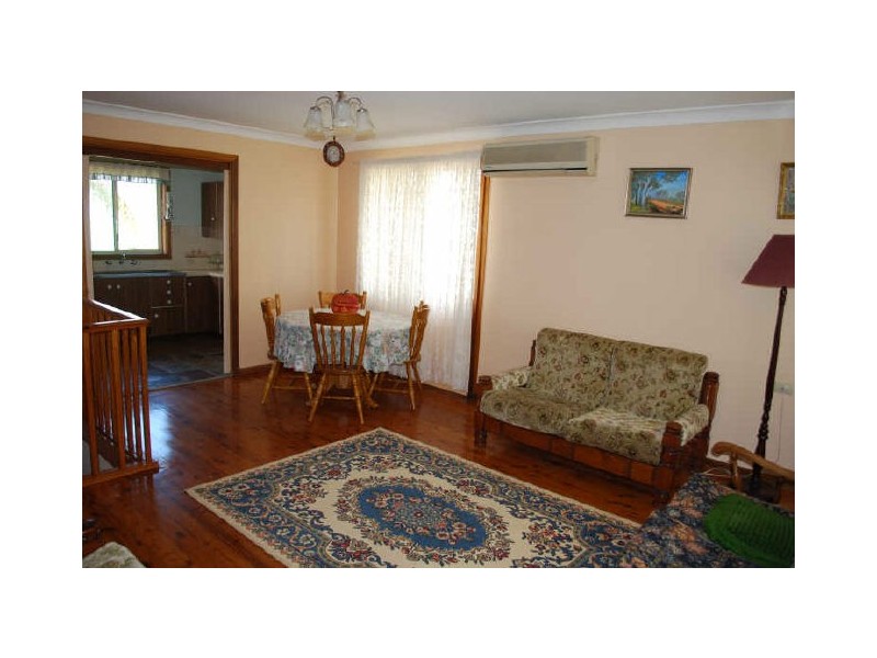 9 Inglebar Crescent, Koonawarra NSW 2530