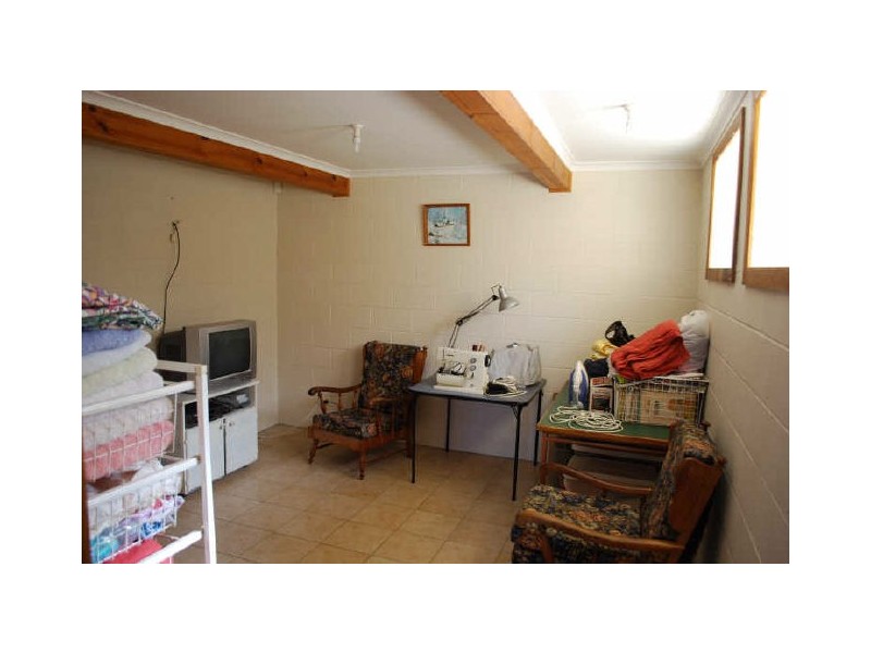 9 Inglebar Crescent, Koonawarra NSW 2530