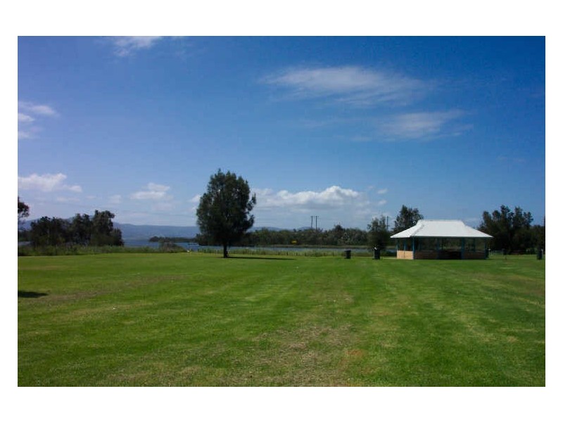 4d Shellharbour Road, Lake Illawarra NSW 2528