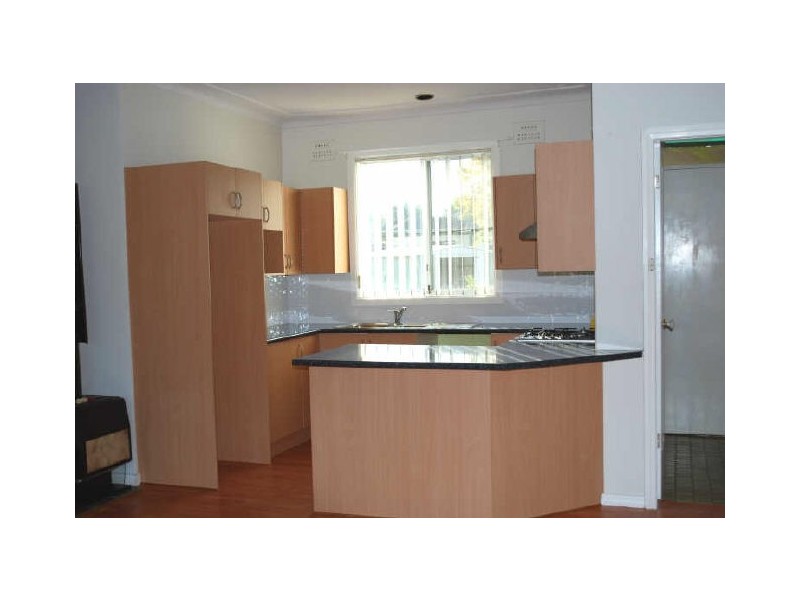 24 Cambridge Road, Dapto NSW 2530