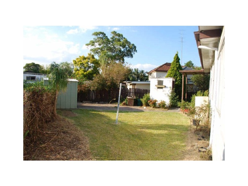 24 Cambridge Road, Dapto NSW 2530