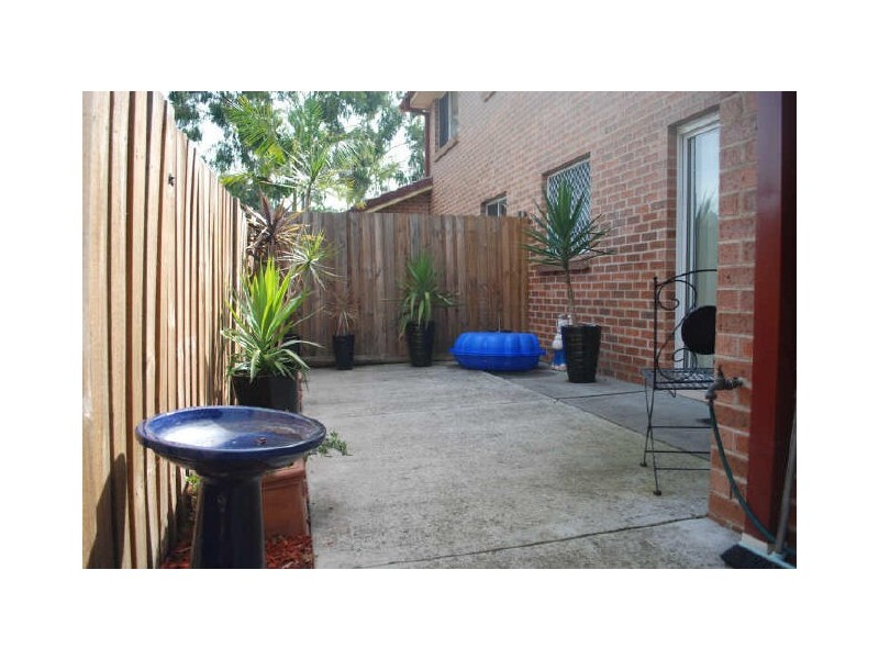 4/10-12 Bateman Avenue, Albion Park Rail NSW 2527