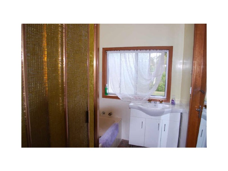 21 Ena Avenue, Dapto NSW 2530