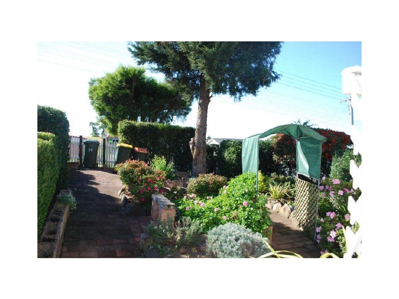 30 Gilba Road, Koonawarra NSW 2530