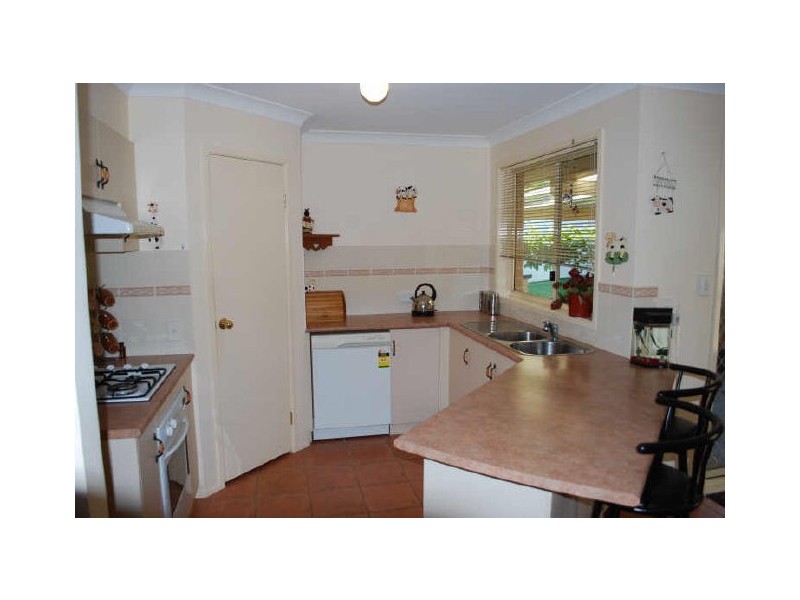 15 Woodside Circuit, Horsley NSW 2530