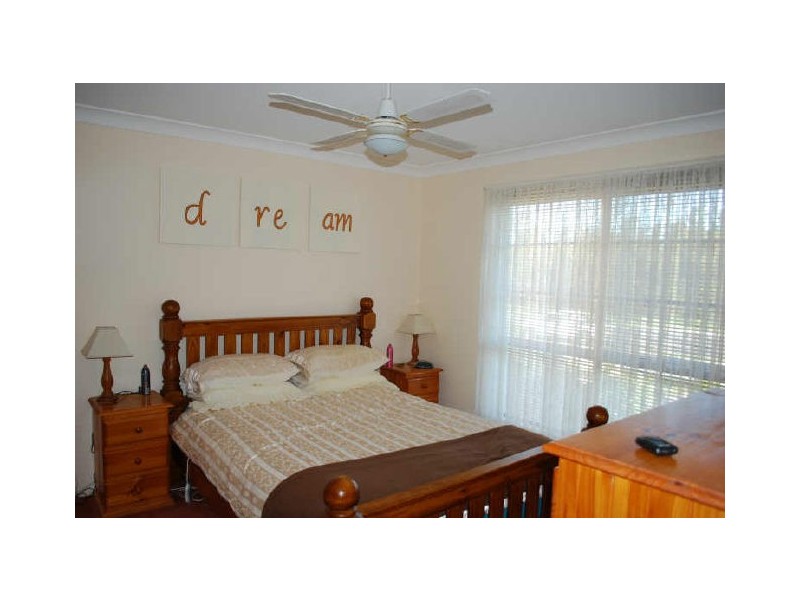 15 Woodside Circuit, Horsley NSW 2530