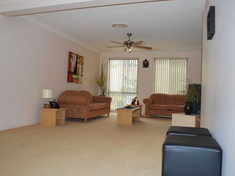 5 Woodside Circuit, Horsley NSW 2530