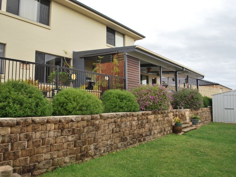 5 Woodside Circuit, Horsley NSW 2530