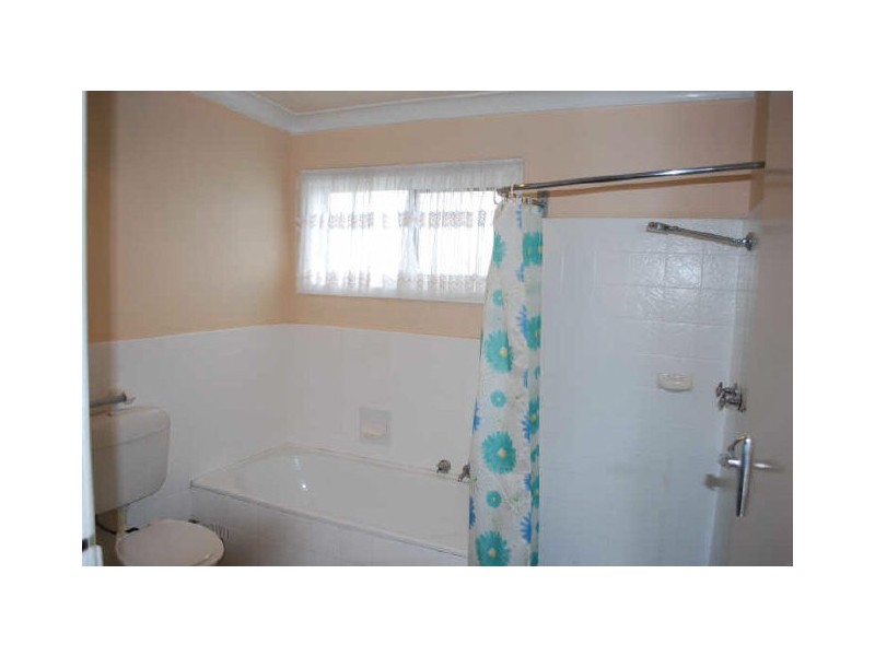 60 Edgeworth Avenue, Kanahooka NSW 2530