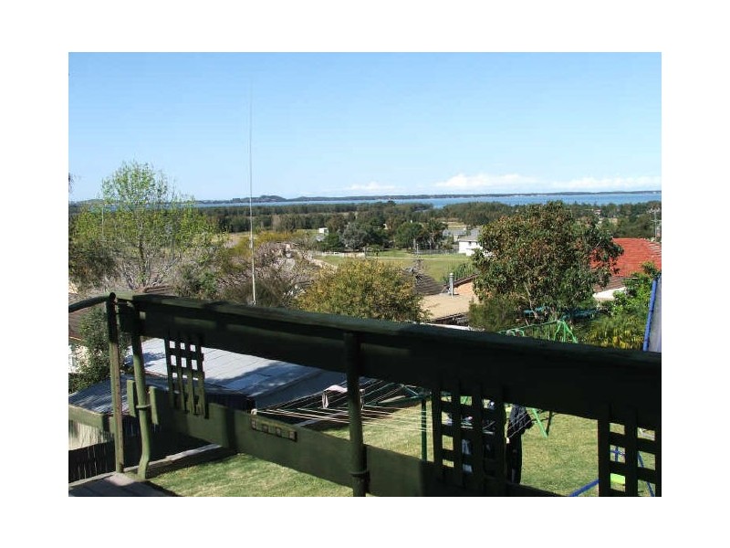 60 Edgeworth Avenue, Kanahooka NSW 2530