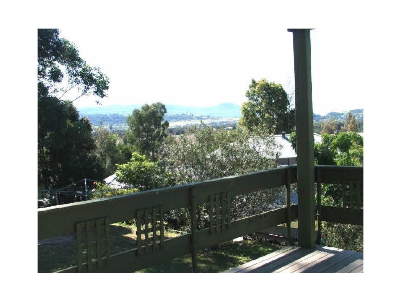 60 Edgeworth Avenue, Kanahooka NSW 2530