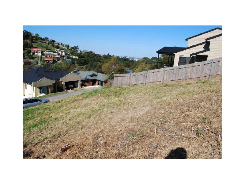 18 Sugarwood Place, Farmborough Heights NSW 2526