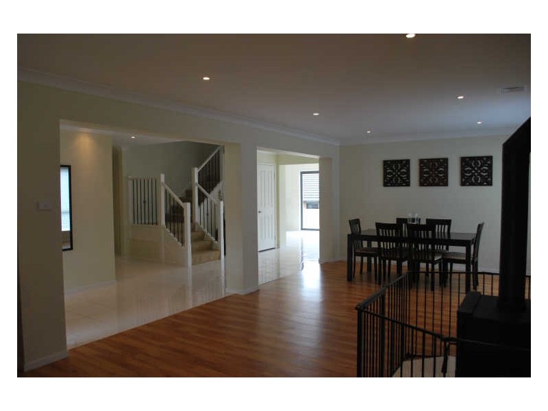 8 Norman Clark Crescent, Horsley NSW 2530