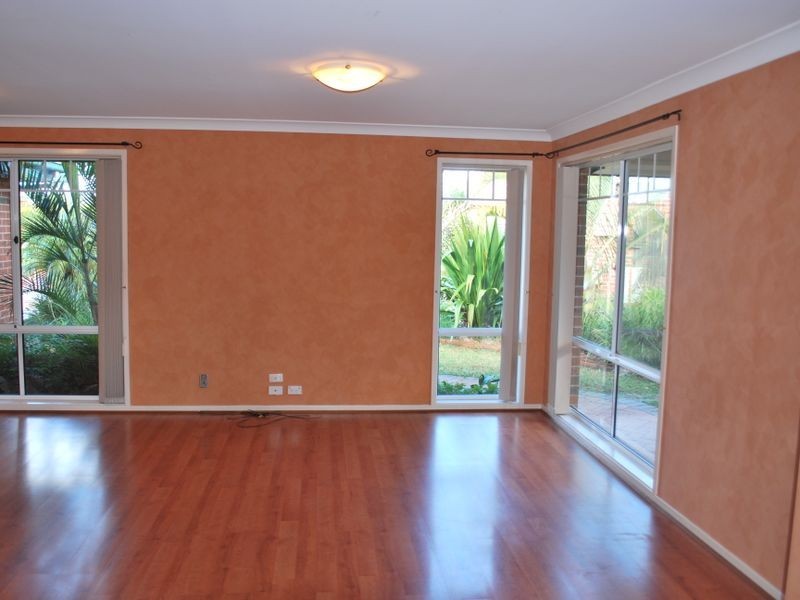 8 Greywood Place, Horsley NSW 2530