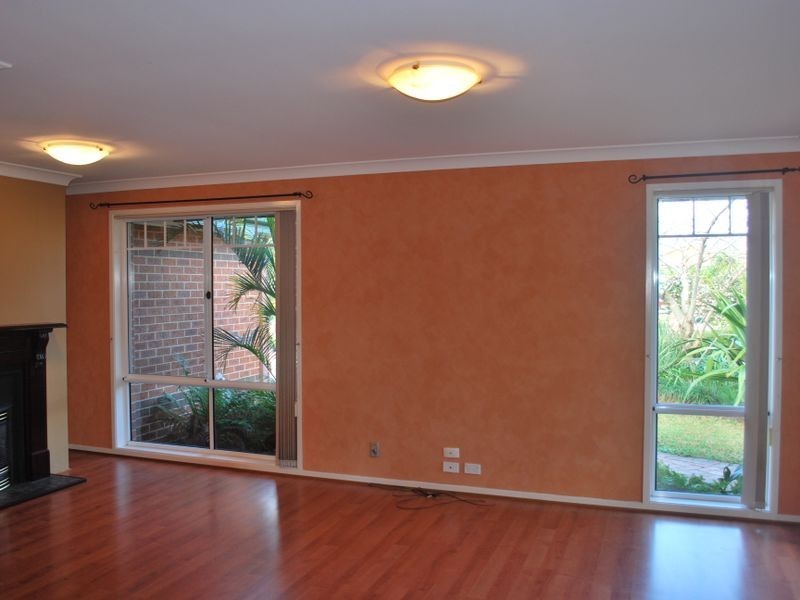 8 Greywood Place, Horsley NSW 2530