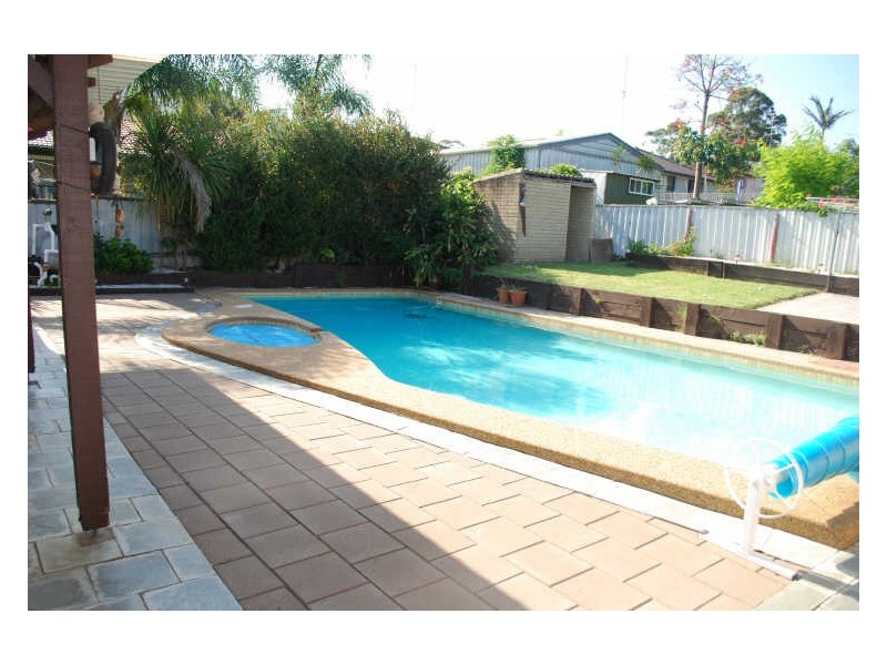 18 Coachwood Drive, Farmborough Heights NSW 2526