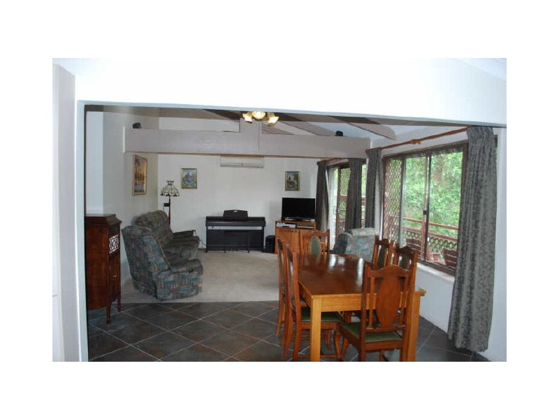 39 Ashley Avenue, Farmborough Heights NSW 2526